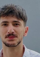 Mersin'de otomobil kayalığa ok gibi saplandı: Biri Uzman &Ccedil;avuş 2 kişi hayatını kaybetti! 2 yaralı
