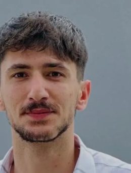 Mersin'de otomobil kayalığa ok gibi saplandı: Biri Uzman &Ccedil;avuş 2 kişi hayatını kaybetti! 2 yaralı