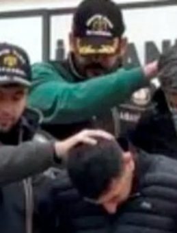 Metro ve tramvaylarda iki hırsız 3 turistin paralarını &ccedil;aldı