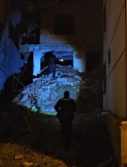 Metruk binada sır &ouml;l&uuml;m: Başında kan ve yara izlerine rastlandı!