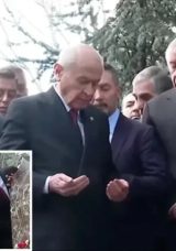 MHP Genel Başkanı Bah&ccedil;eli, Alparslan T&uuml;rkeş'in Kabrini Ziyaret Etti
