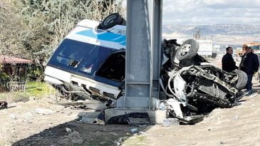 Minib&uuml;s Faciası: 5 &Ouml;l&uuml;, 4'&uuml; Ağır 14 Yaralı