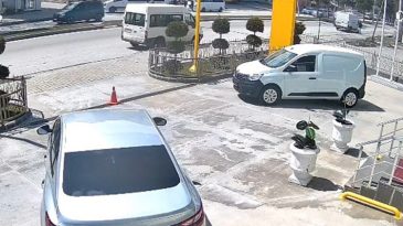 Minib&uuml;s&uuml;n &ccedil;arptığı 4 yaşındaki Masal hayatını kaybetti