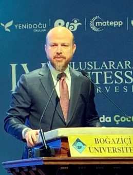 Modern D&uuml;nyada &Ccedil;ocuk: "Riskleri Anlamak, Potansiyeli &Ouml;zg&uuml;rleştirmek" Teması Ele Alındı