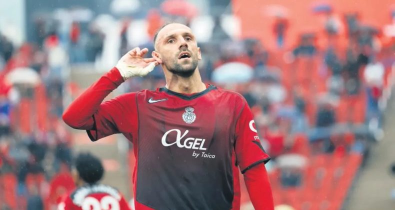 Muriqi tamam sıra kul&uuml;b&uuml;nde