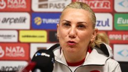 Necla G&uuml;ng&ouml;r Kıragası: Galibiyet armağan etmek istiyoruz!