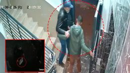 Nevşehir&rsquo;de dehşet! Kaldırım taşıyla defalarca kez başına vurdu: O anlar kameraya b&ouml;yle yansıdı!