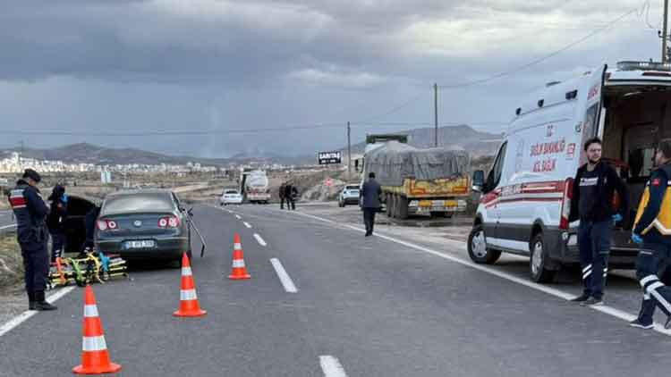 Nevşehir&rsquo;de feci kaza! &Ccedil;ocuk &ouml;ld&uuml;, anne ve baba yaralandı