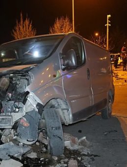 Nevşehir&rsquo;de minib&uuml;s ile otomobil &ccedil;arpıştı: 1'i ağır 3 yaralı