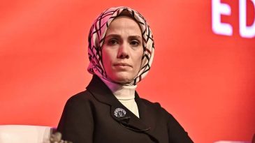 NUN Vakfı Başkanı Esra Albayrak'tan 'Gazze' vurgulu &ccedil;arpıcı yazı: Batı merkezli d&uuml;zen artık &ccedil;&ouml;z&uuml;l&uuml;yor