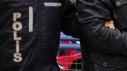 Okul saldırganının g&ouml;r&uuml;nt&uuml;lerini paylaşmıştı! 16 yaşındaki ş&uuml;pheli tutuklandı