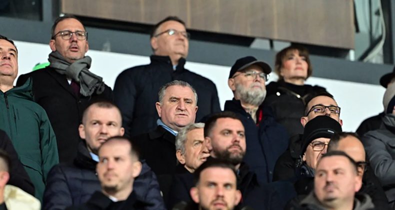 Osman Aşkın Bak: &Ccedil;ocuklarımızla gurur duyuyoruz