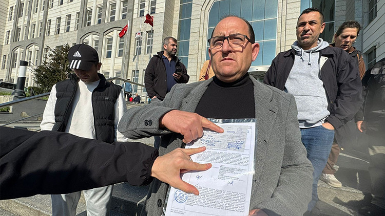 Oto galericiye g&uuml;vendiler, başlarından aşağı kaynar sular d&ouml;k&uuml;ld&uuml;! Kimi arkadaş tavsiyesi ile gitti, kimi reklamını g&ouml;r&uuml;p: &Ccedil;ok sayıda mağdur var