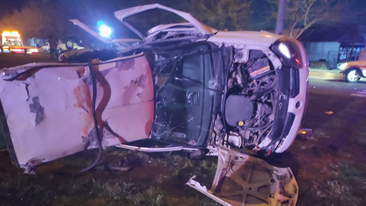 Otomobiller çarpıştı, 2 kişi hayatını kaybetti