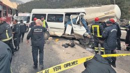 Otoyolda Can Pazarı: 7 &Ouml;l&uuml;, 7 Kişi Yaralı