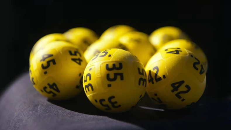 &Ouml;ld&uuml;kten Sonra Piyango Kazandı