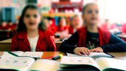 &Ouml;zel okullara fahiş &uuml;cret soruşturması genişliyor! Velilerin dertli olduğu o masraflar mercek altında