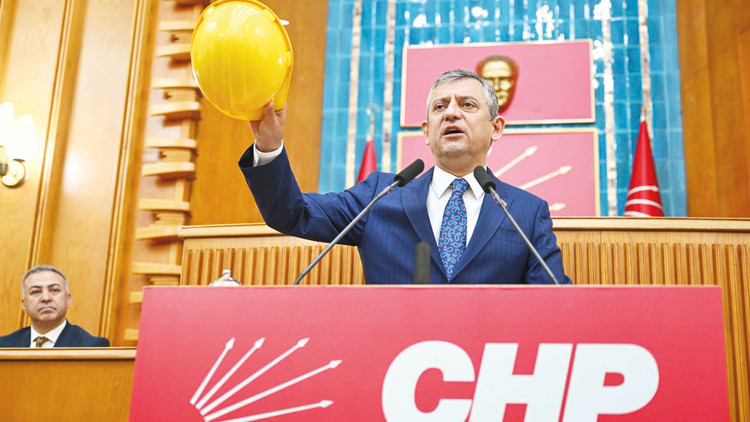 &Ouml;zel&rsquo;den 50 istifalı ara se&ccedil;im resti