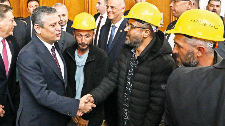 &Ouml;zel&rsquo;den &lsquo;yeni yol haritası&rsquo;: 4 Mayıs&rsquo;ta sahadayız