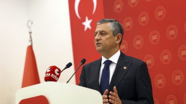 &Ouml;zg&uuml;r &Ouml;zel, Y&uuml;r&uuml;tme Kurulu toplantısına başkanlık etti
