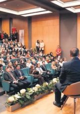 Pandemi D&ouml;neminde Ana Akt&ouml;r Sağlık &Ccedil;alışanlarıdır