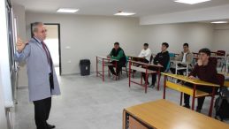 Polisliği bırakıp 45 yaşında hayali olan &ouml;ğretmenliğe başladı: İ&ccedil;imde bir ukde vardı