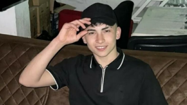 Polisten Ka&ccedil;arken &Ccedil;atıdan D&uuml;şt&uuml;, Hayatını Kaybetti