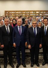 "K&uuml;t&uuml;phane Sohbetleri" programının ilk konuğu Efkan Ala oldu