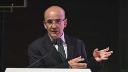 "Programımızı kararlılıkla uyguluyoruz" Bakan Şimşek: T&uuml;rkiye, g&uuml;&ccedil;l&uuml; bir &uuml;retim &uuml;ss&uuml;