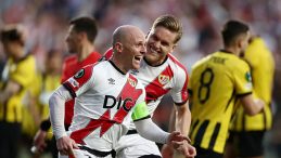Rayo Vallecano, AEK karşısında avantajı kaptı!