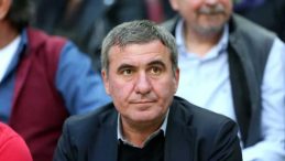 Romanya Milli Takımı&rsquo;nda Hagi d&ouml;nemi