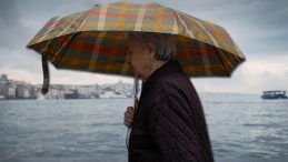 Sağanak Yağış Kapıda: Yarın Başlıyor! Kuvvetli Fırtına ve G&ouml;k G&uuml;r&uuml;lt&uuml;l&uuml; Yağış Uyarısı… Meteoroloji Saat Verdi