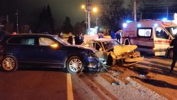 Sakarya'da otomobile ok gibi saplandı: Kaza anı kamerada! 5 yaralı