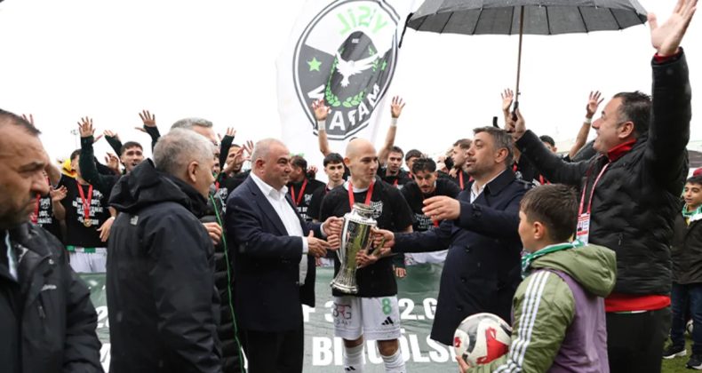 Şampiyon 12 Bing&ouml;l Spor Kupasına Kavuştu!