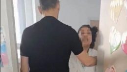 Samsun'da akılalmaz anlar kamerada: Veli okulu birbirine kattı! Tehdit ve hakaretler&hellip;