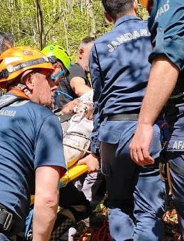 Samsun'da Kayalıklardan D&uuml;şen Kişi Yaralandı