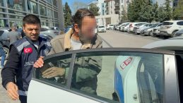 Samsun&rsquo;da hayrete d&uuml;ş&uuml;ren olay! Vicdansız evlat kolonya i&ccedil;ip dehşet sa&ccedil;tı: Annesinin kolunu kırıp&hellip;