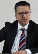 Şanlıurfa&rsquo;da dev yolsuzluk operasyonu: Eski kayyum Belediye Başkanı Şeref Albayrak g&ouml;zaltında!