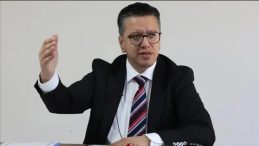 Şanlıurfa&rsquo;da dev yolsuzluk operasyonu: Eski kayyum Belediye Başkanı Şeref Albayrak g&ouml;zaltında!