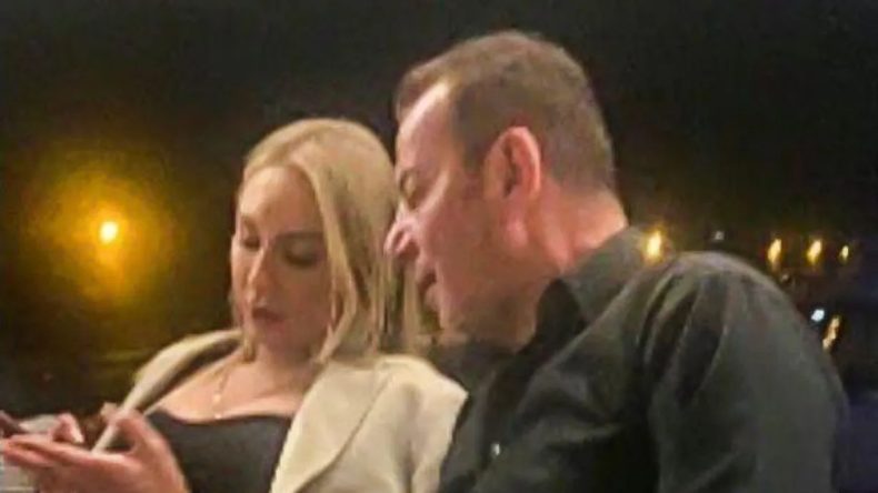Şantaj Yaptığı Personelle Fotoğrafları Ortaya &Ccedil;ıktı