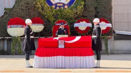 Şehidi mesai arkadaşları uğurladı