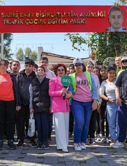 Şehit Eşinin Anısına Gençlere Trafik Eğitimi