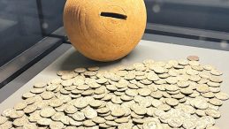 Side Antik Kenti&rsquo;nde Roma&rsquo;dan kalma kumbaraya r&ouml;ntgen