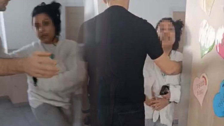 Sınıfı Basan Veli &Ouml;ğretmene Tehditler Savurdu: Okulu Ayağa Kaldıracağım