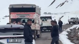 Şırnak&rsquo;ta &ccedil;ığ d&uuml;şen kara yolu ulaşıma kapandı