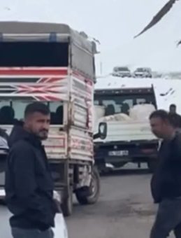 Şırnak&rsquo;ta &ccedil;ığ d&uuml;şen kara yolu ulaşıma kapandı