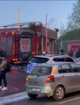 Şişli'de Park Halindeki Elektrikli Otomobil Alev Aldı