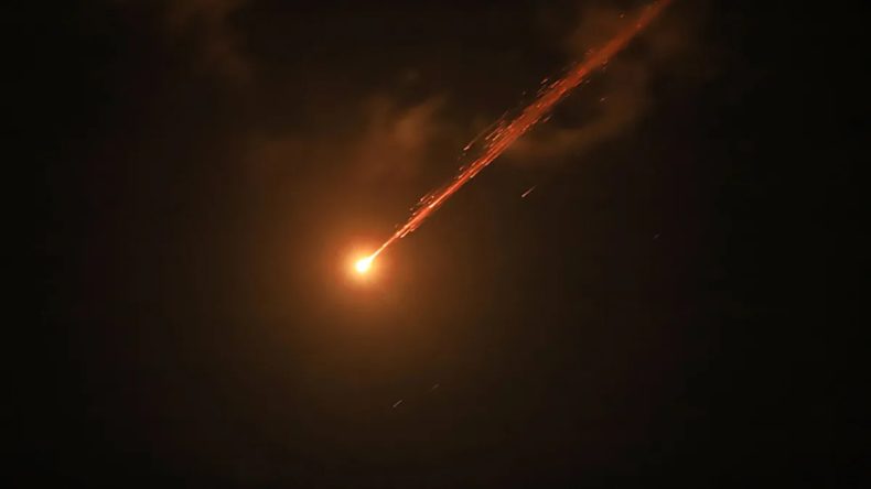 Siyonist İsrail ordusu Tahran genelini hedef aldı: Altyapı tesisleri vuruldu