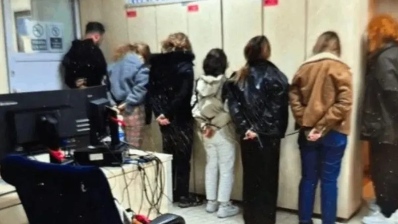 SON DAKİKA: İsrail Konsolosluğu &ouml;n&uuml;nde m&uuml;cadele veren polislerle alay etmişlerdi: O ş&uuml;pheliler hakkında iddianame hazırlandı