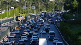 SON DAKİKA | İstanbul'da trafik resmen durdu! Harita kırmızıya d&ouml;nd&uuml;: Yoğunluk y&uuml;zde 87'ye y&uuml;kseldi